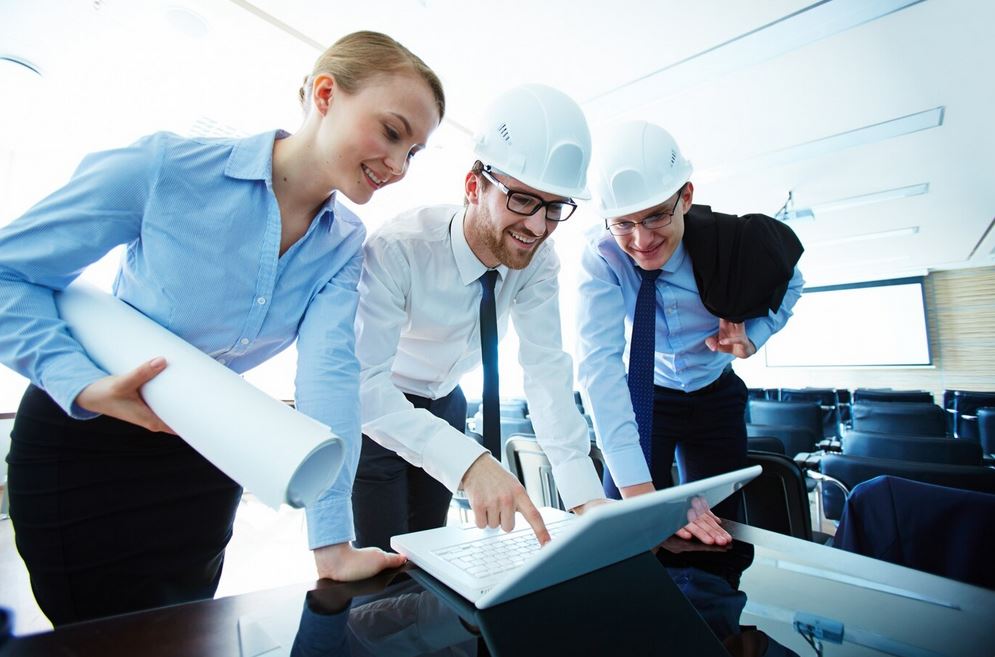 Why Should You Choose Deel for Commercial Contractor Management