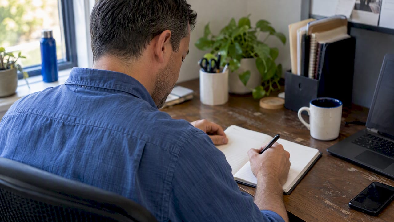 Site owner recording a maintenance task
